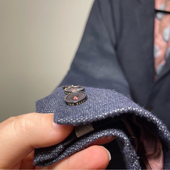 Ted Baker Men’s Navy lined business casual sport career blazer in size 4 (L) - Picture 3 of 10